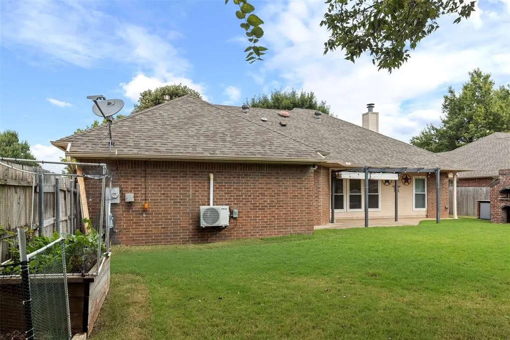 Photo 37 — 708 Sparrow Hawk Street, Edmond, OK 73003