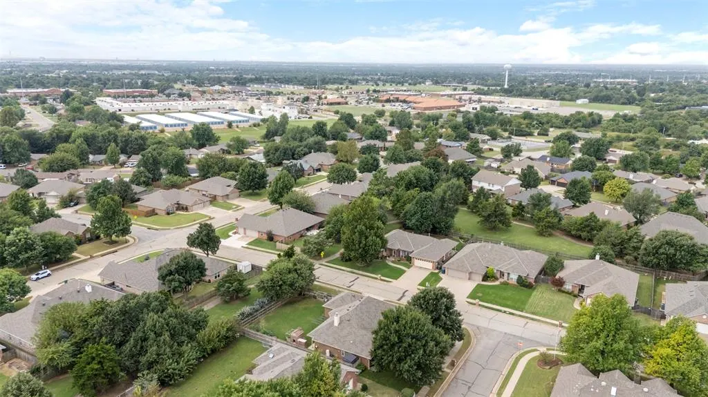 Photo 47 — 708 Sparrow Hawk Street, Edmond, OK 73003