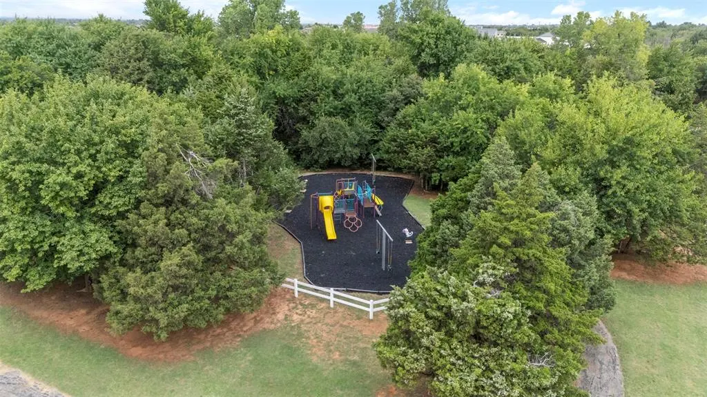 Photo 48 — 708 Sparrow Hawk Street, Edmond, OK 73003