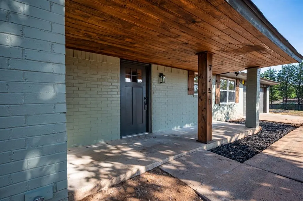 Photo 2 — 7251 Peters Drive, Noble, OK 73068