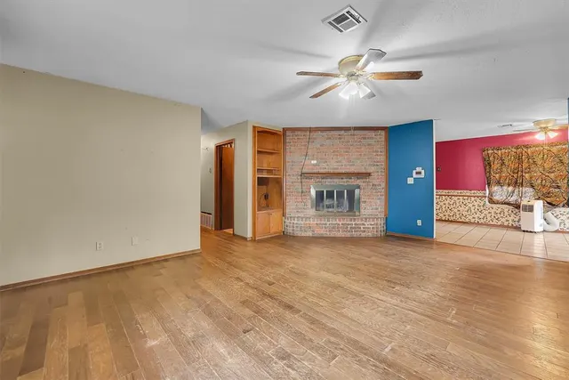 Photo 2 — 2022 W 7th Place, Elk City, OK 73644