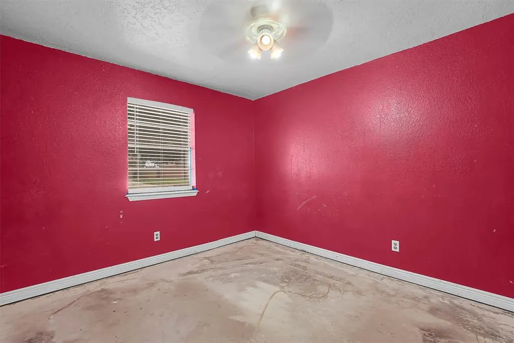 Photo 11 — 2022 W 7th Place, Elk City, OK 73644