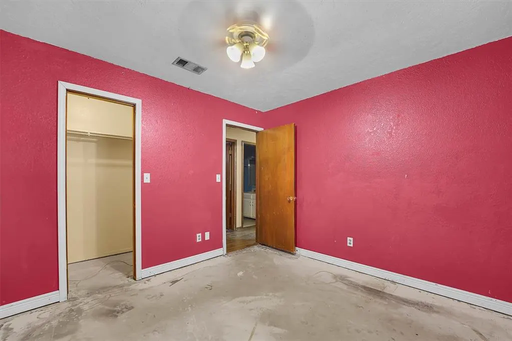 Photo 12 — 2022 W 7th Place, Elk City, OK 73644