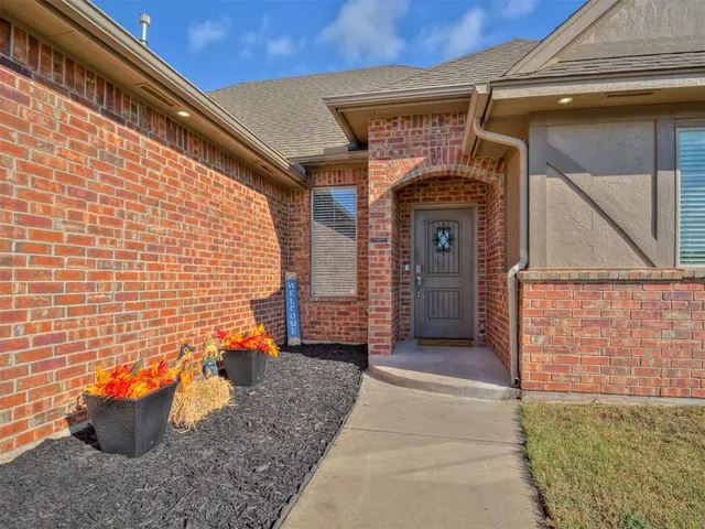 Photo 2 — 15243 Red Stone Road, Choctaw, OK 73020