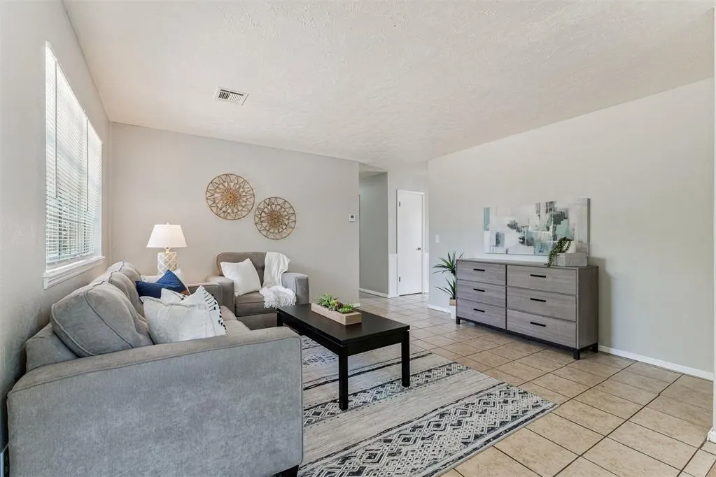 Photo 3 — 1201 NW 103rd Street, Oklahoma City, OK 73114