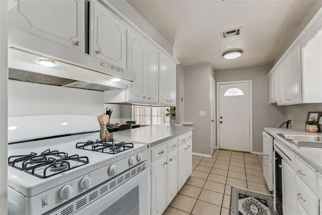 Photo 4 — 1201 NW 103rd Street, Oklahoma City, OK 73114