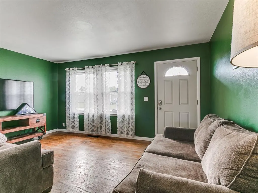 Photo 3 — 6911 NW 59th Terrace, Bethany, OK 73008