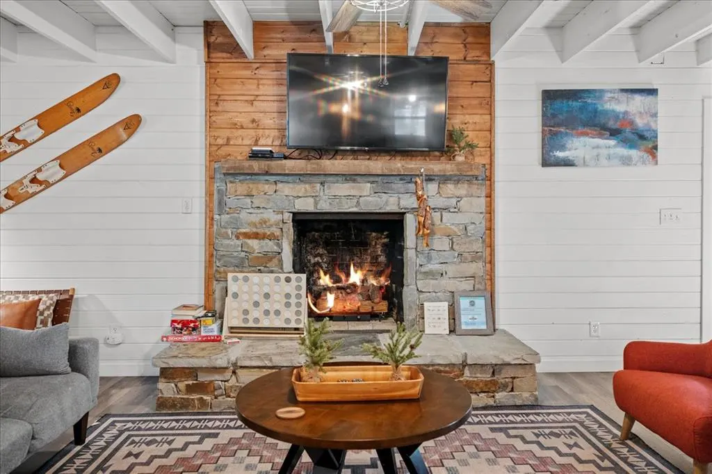 Photo 3 — 4 Hornbeam Road, Broken Bow, OK 74728