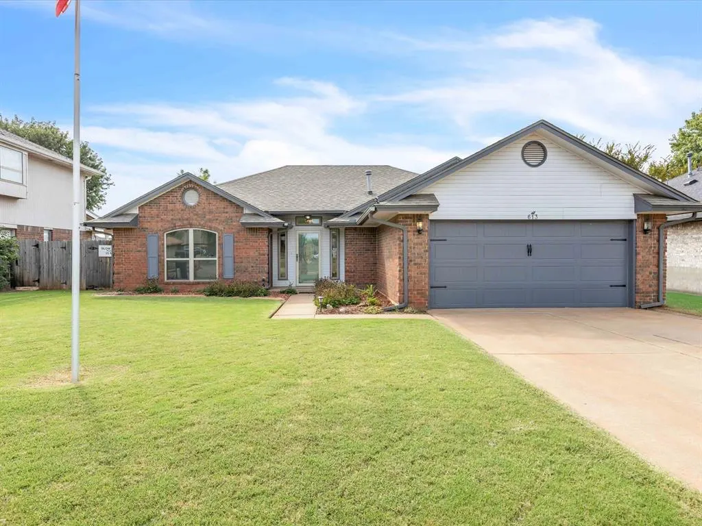 Front exterior — 613 Blue Ridge Drive, Edmond, OK 73003