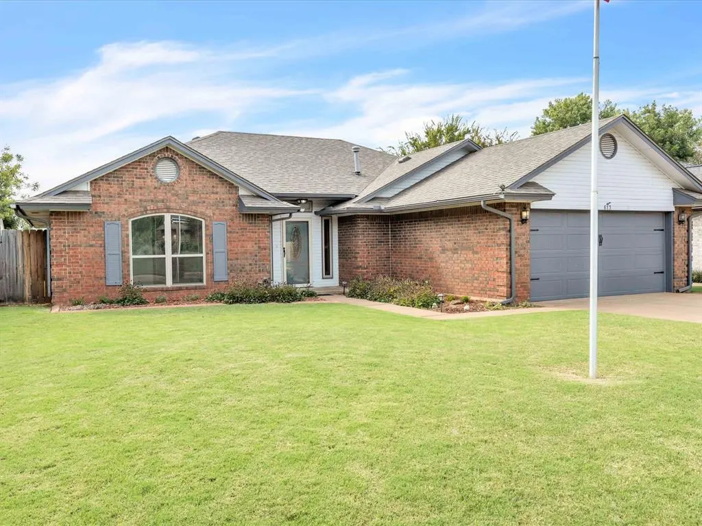 Photo 2 — 613 Blue Ridge Drive, Edmond, OK 73003
