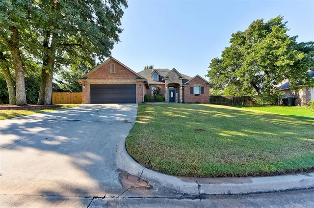 Front exterior — 11354 Village Avenue, Midwest City, OK 73130