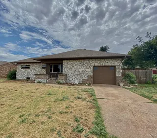 Sold home at 325 Memorial Drive