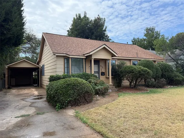 Front exterior — 818 E Elm Street, Altus, OK 73521