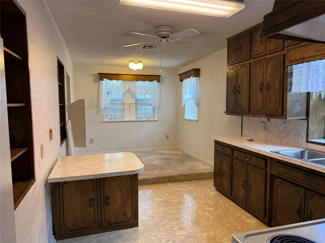Photo 6 — 818 E Elm Street, Altus, OK 73521