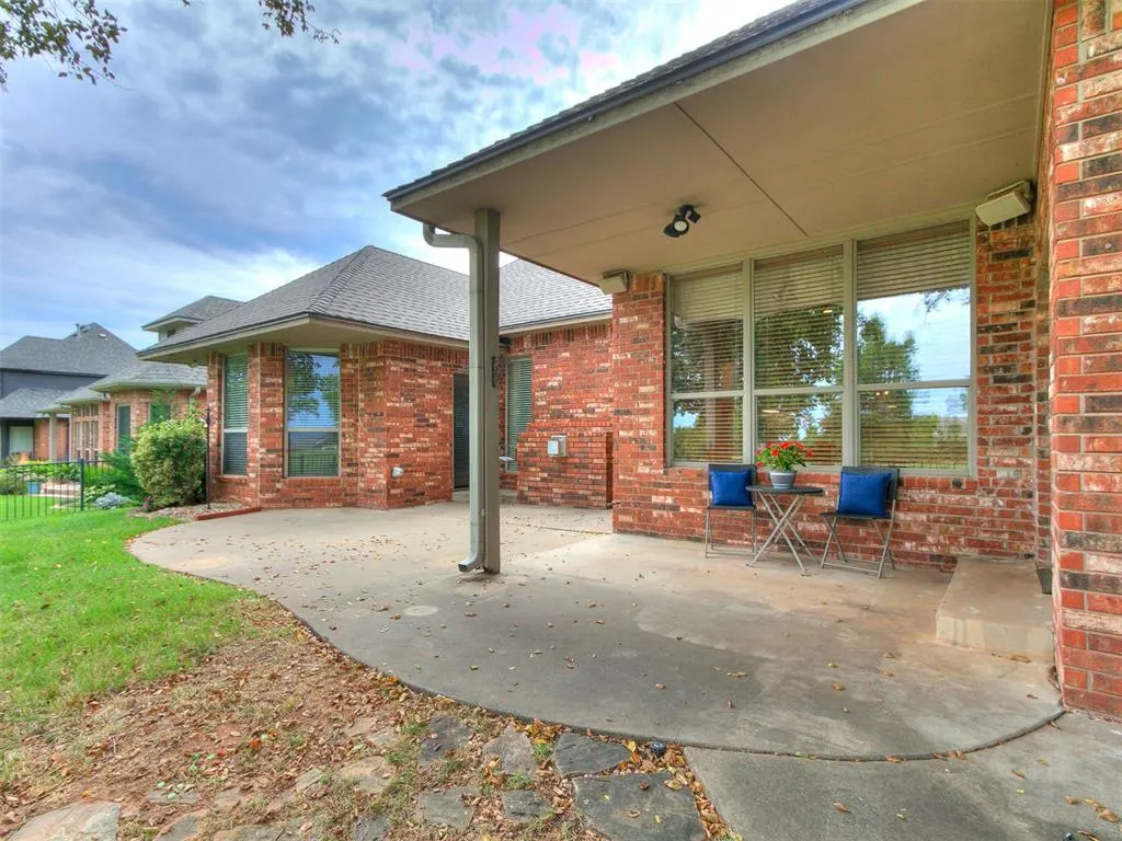 Photo 8 — 1909 Red Prairie Drive, Edmond, OK 73025