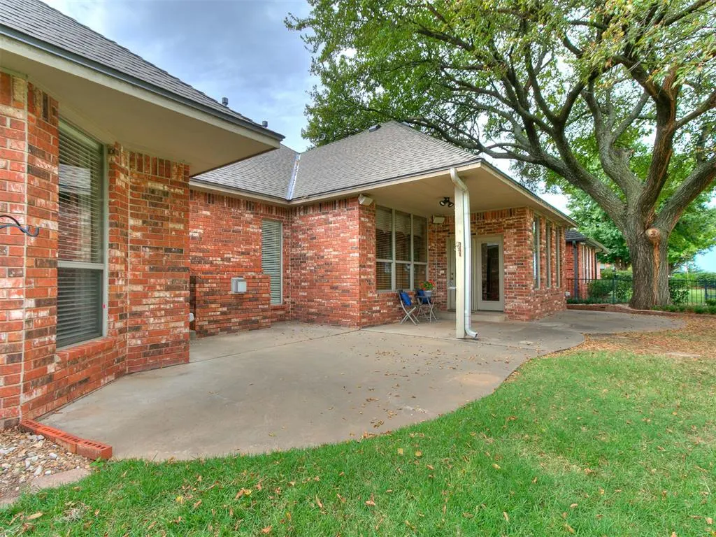 Photo 9 — 1909 Red Prairie Drive, Edmond, OK 73025
