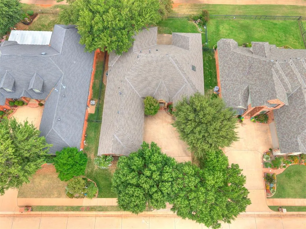 Photo 10 — 1909 Red Prairie Drive, Edmond, OK 73025