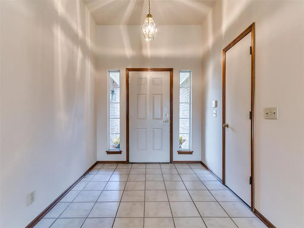 Photo 12 — 1904 Lois Lynn Lane, Edmond, OK 73003
