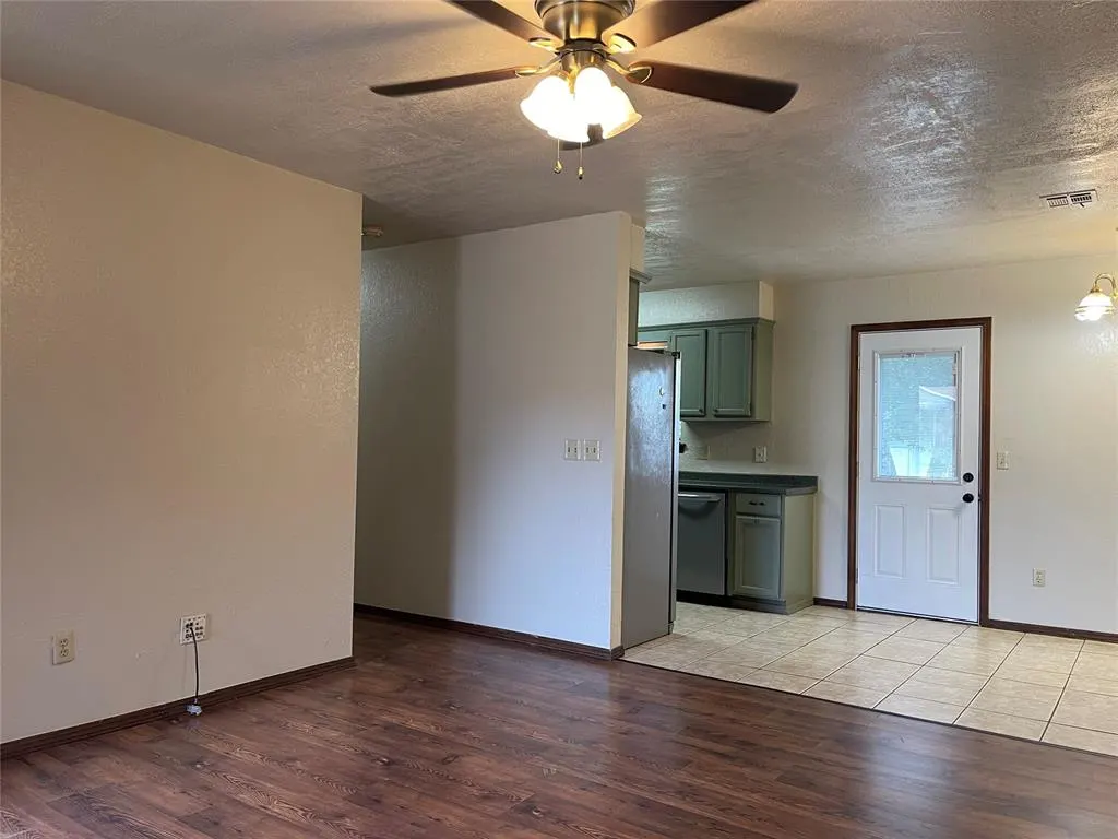 Photo 4 — 465 Echo Lane, Harrah, OK 73045