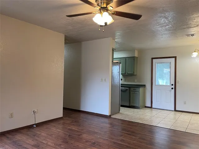 Photo 4 — 465 Echo Lane, Harrah, OK 73045