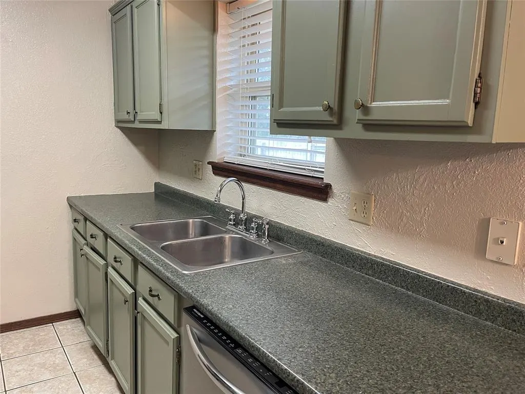Photo 6 — 465 Echo Lane, Harrah, OK 73045