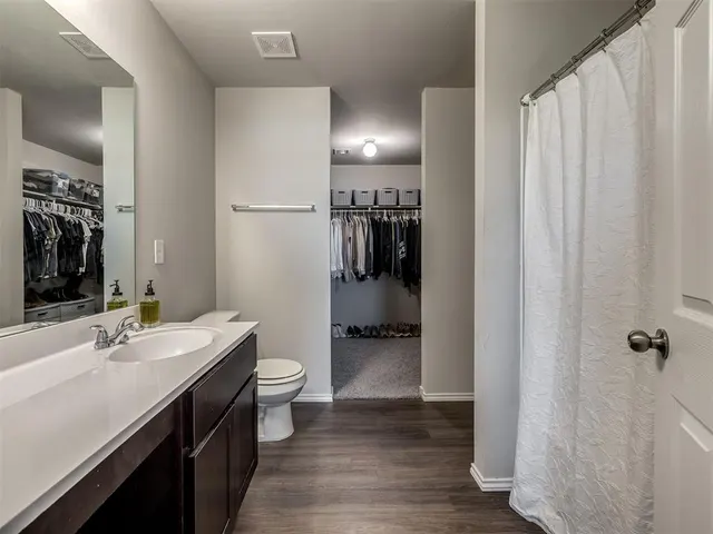 Photo 6 — 9949 Rattlesnake Lane, Yukon, OK 73099