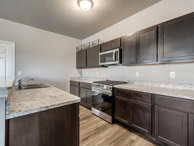 Photo 4 — 9949 Rattlesnake Lane, Yukon, OK 73099