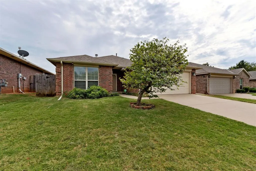 Photo 2 — 6744 NW 125th Court, Oklahoma City, OK 73142