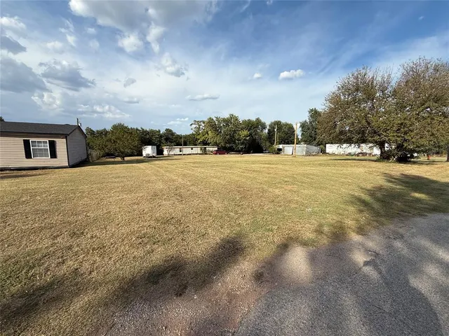 Photo 6 — 211 W Birch Street, Carnegie, OK 73015