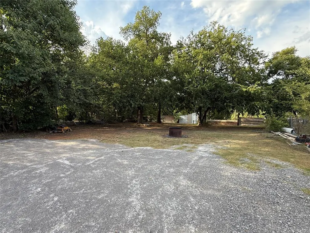 Photo 10 — 211 W Birch Street, Carnegie, OK 73015