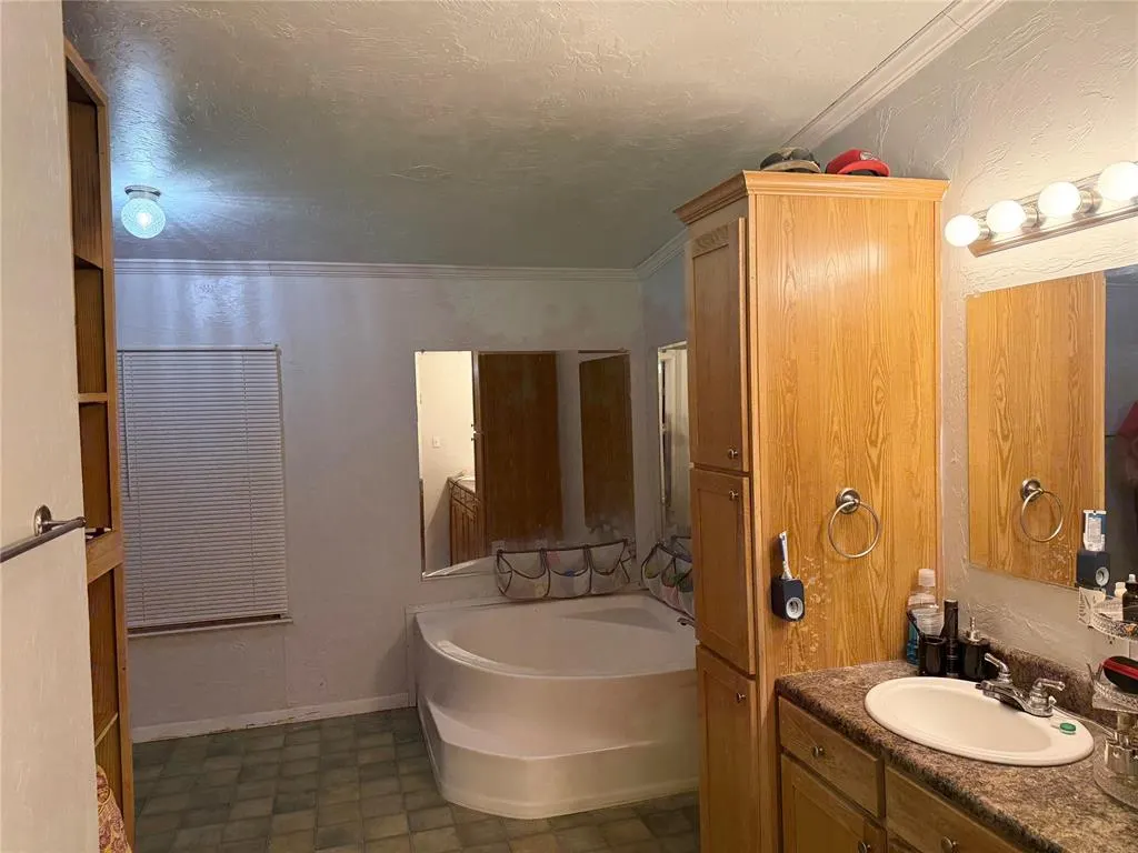 Photo 20 — 211 W Birch Street, Carnegie, OK 73015