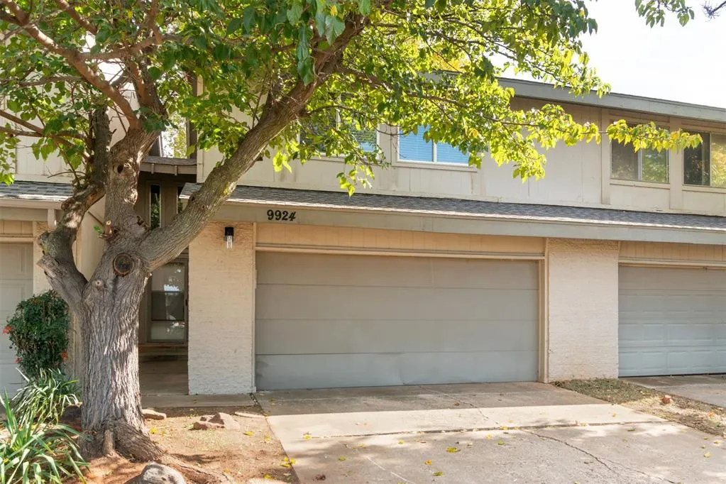 Photo 4 — 9924 Hefner Village Drive, Oklahoma City, OK 73162