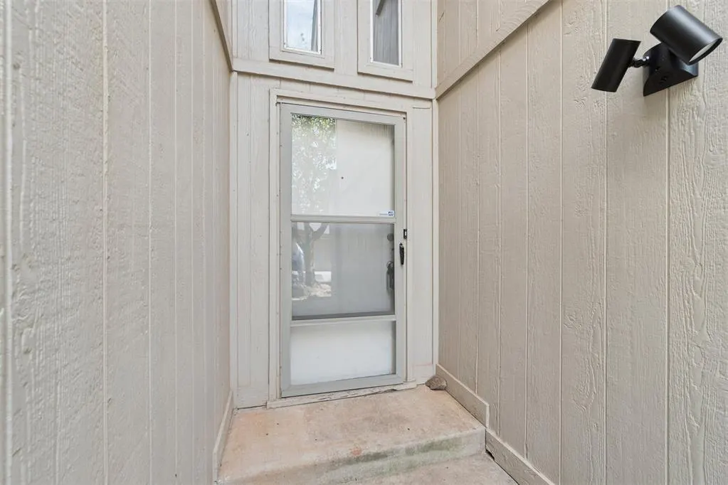 Photo 5 — 9924 Hefner Village Drive, Oklahoma City, OK 73162
