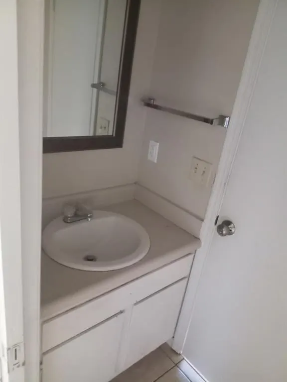 Photo 5 — 1006 Straka Terrace, Oklahoma City, OK 73139