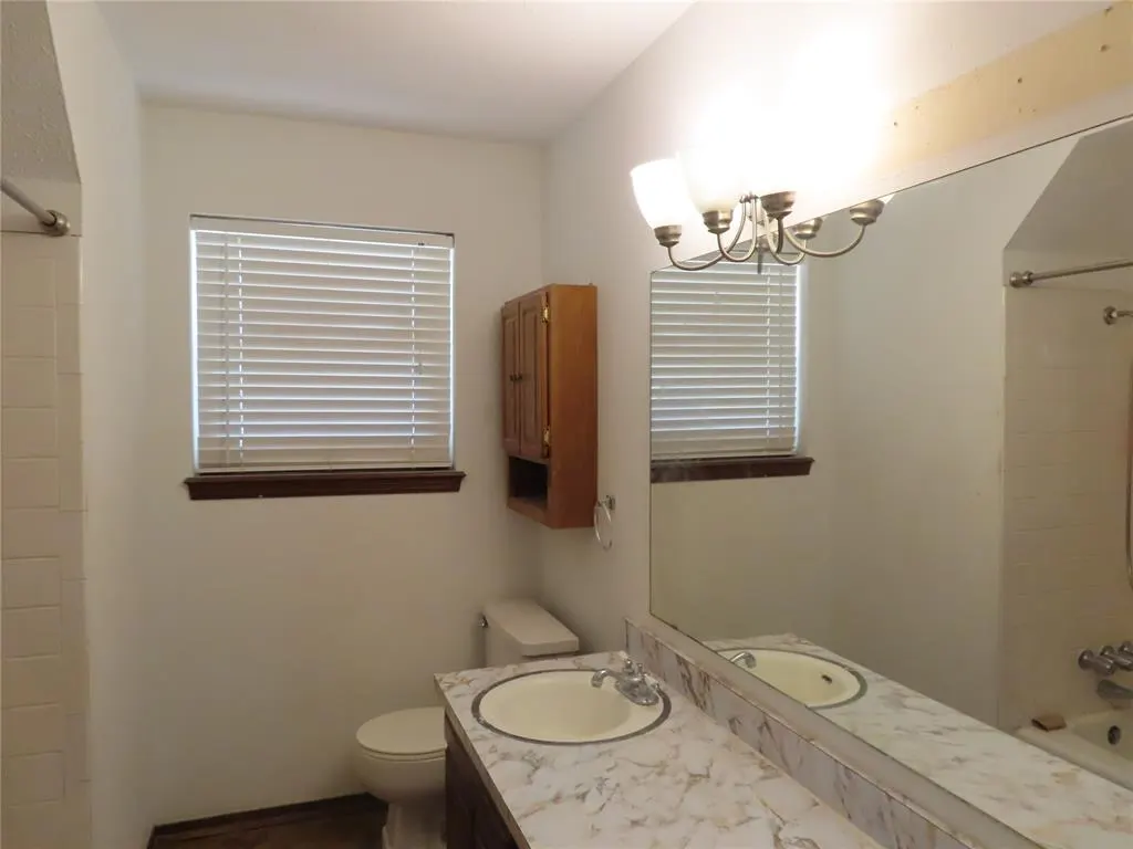 Photo 10 — 7421 NW 5th Terrace, Oklahoma City, OK 73127