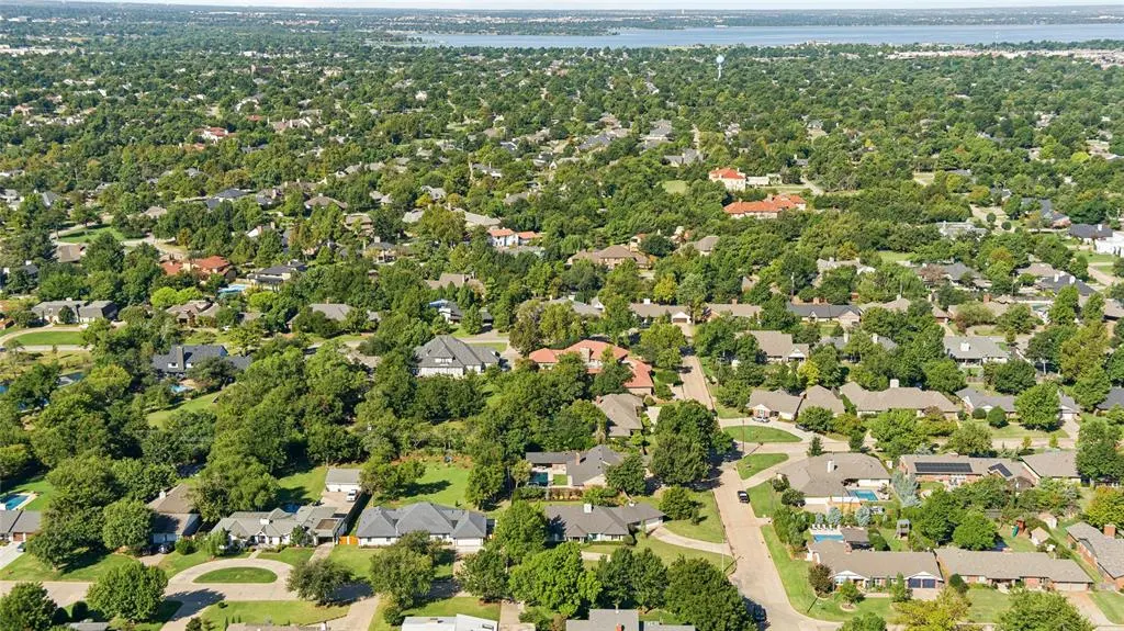 Photo 39 — 8327 Glenwood Avenue, Oklahoma City, OK 73114
