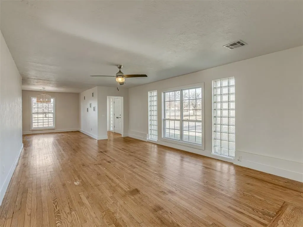 Photo 9 — 2832 NW 45th Street, Oklahoma City, OK 73112