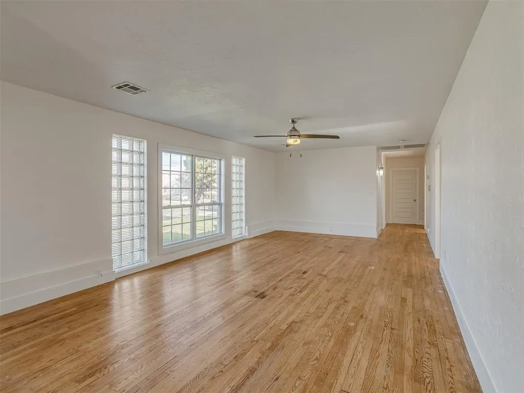 Photo 10 — 2832 NW 45th Street, Oklahoma City, OK 73112