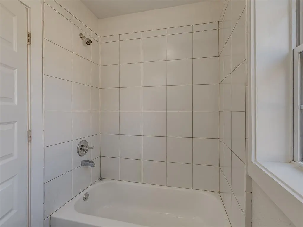 Photo 12 — 2832 NW 45th Street, Oklahoma City, OK 73112