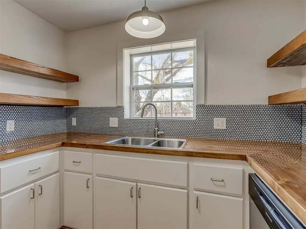Photo 33 — 2832 NW 45th Street, Oklahoma City, OK 73112