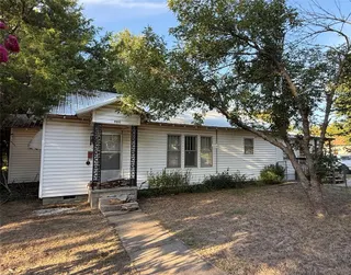 Sold home at 427 E St Louis
