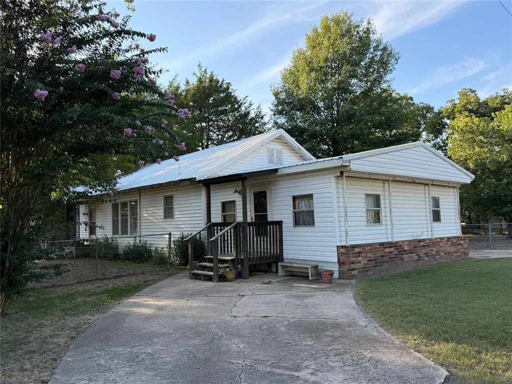 Photo 26 — 427 E St Louis, Wetumka, OK 74883
