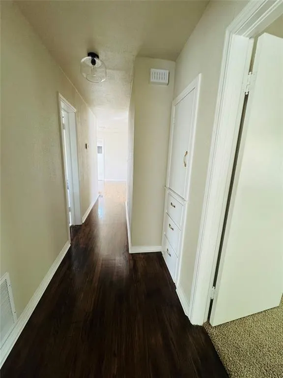 Photo 11 — 1038 E WALNUT Street, Altus, OK 73521