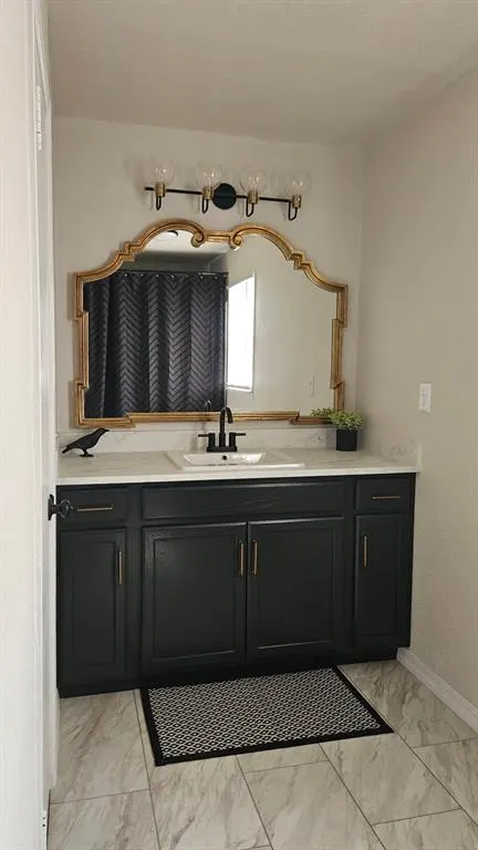 Photo 13 — 1038 E WALNUT Street, Altus, OK 73521
