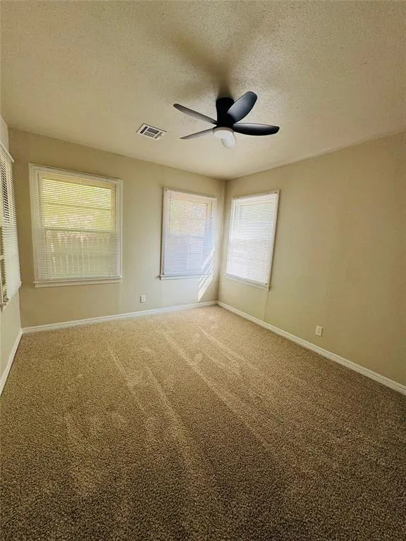 Photo 14 — 1038 E WALNUT Street, Altus, OK 73521