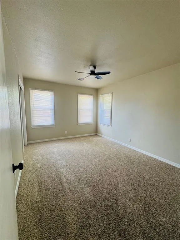 Photo 15 — 1038 E WALNUT Street, Altus, OK 73521