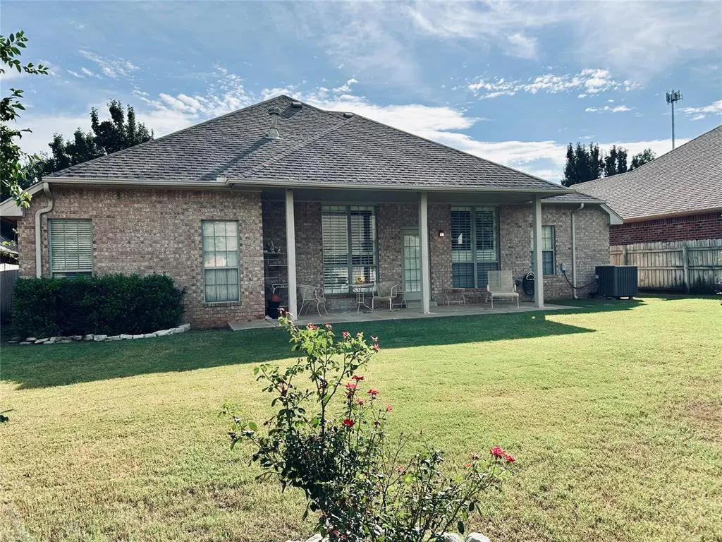 Photo 17 — 2901 Stonebrook Road, Edmond, OK 73003
