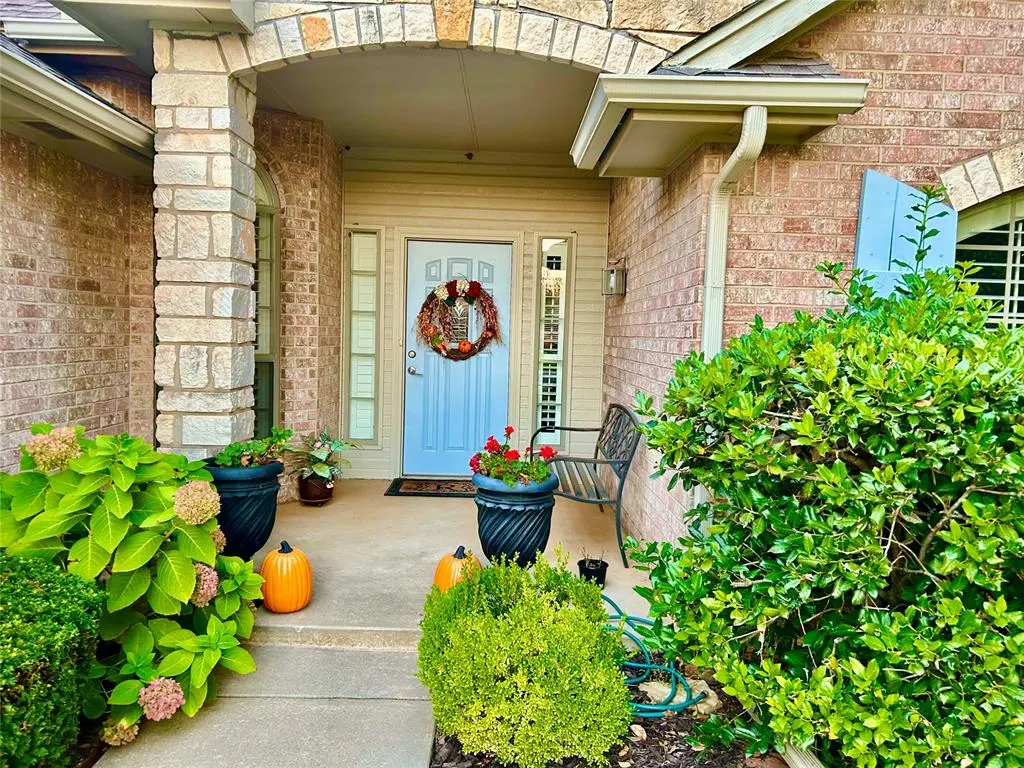 Front exterior — 2901 Stonebrook Road, Edmond, OK 73003