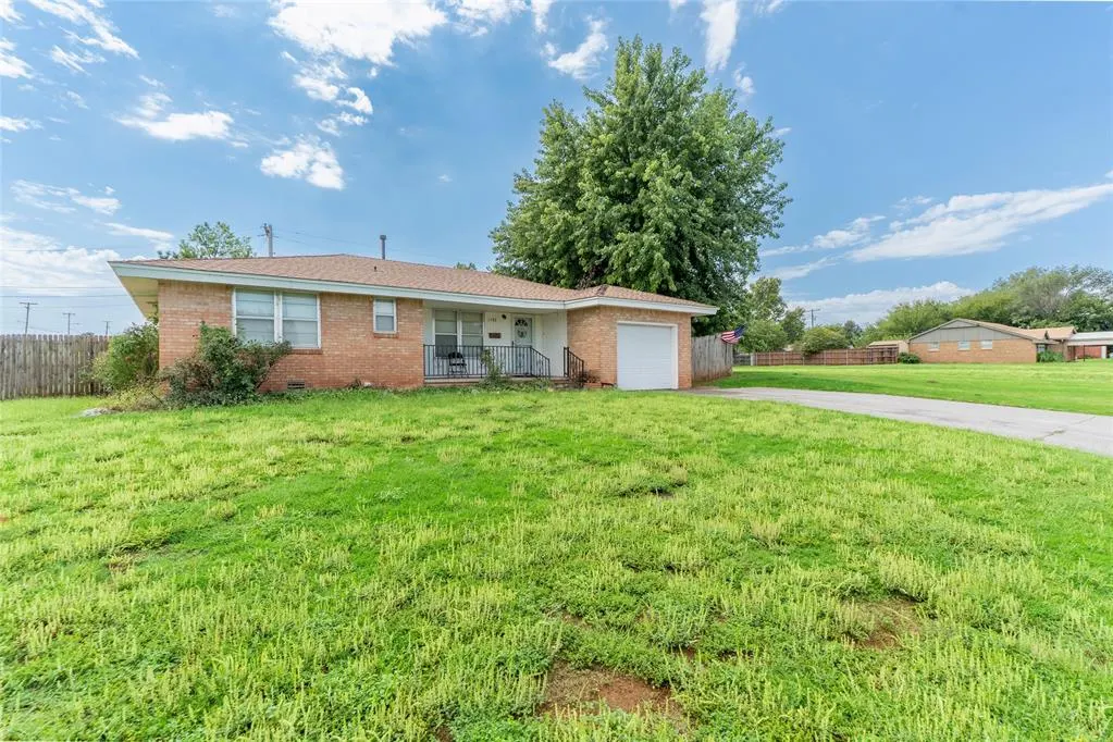 Photo 3 — 1300 Wells Avenue, Clinton, OK 73601
