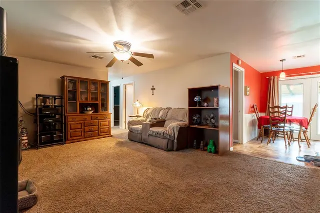 Photo 4 — 1300 Wells Avenue, Clinton, OK 73601